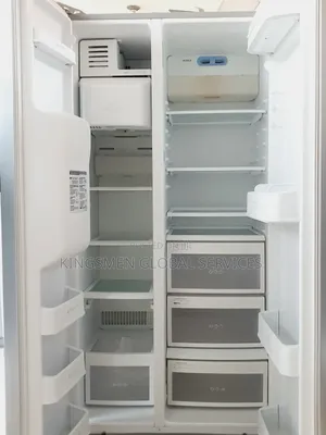 Lg Side by Side Refrigerator With Dispenser and Ice Maker
