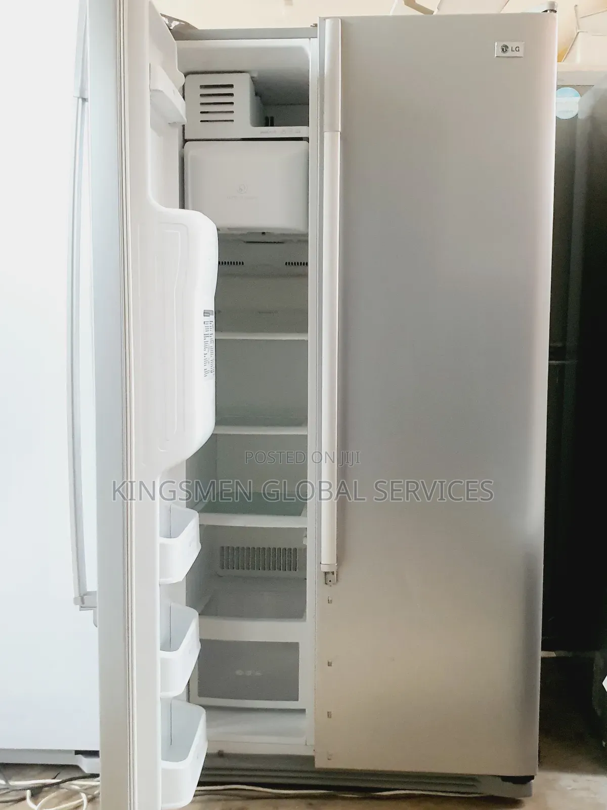 Lg Side by Side Refrigerator With Dispenser and Ice Maker