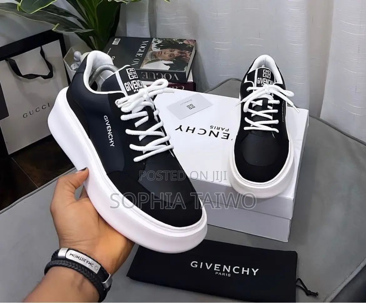 Givenchy Sneakers