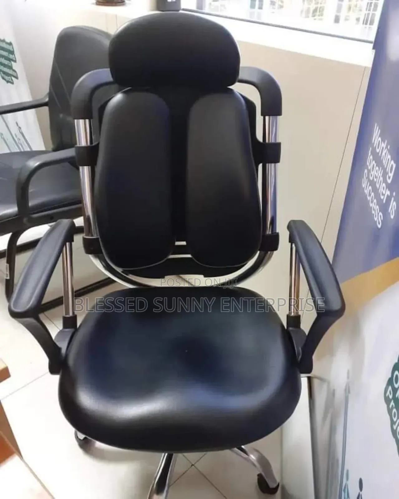 Kidney/Ergonomic Chair