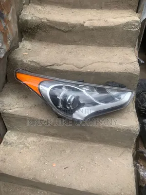 Hyundai Veloster Headlamp Right 2015 Model