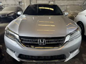 Honda Accord EX-L w/Navigation 4dr Sedan (2.4L 4cyl CVT) 2015 Silver