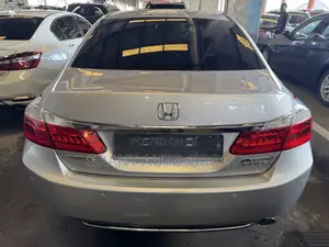 Honda Accord EX-L w/Navigation 4dr Sedan (2.4L 4cyl CVT) 2015 Silver