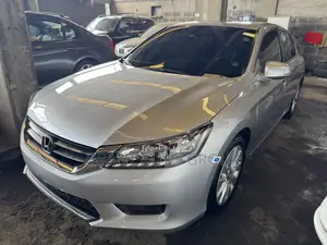 Honda Accord EX-L w/Navigation 4dr Sedan (2.4L 4cyl CVT) 2015 Silver