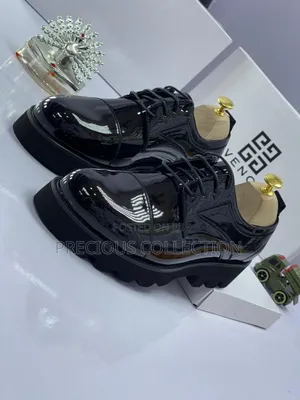 Men's Givenchy Glossy Leather Lace Up Shoe