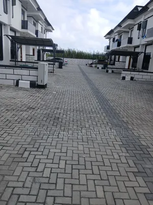 4bdrm Duplex in Chancellors Park, Lekki for sale