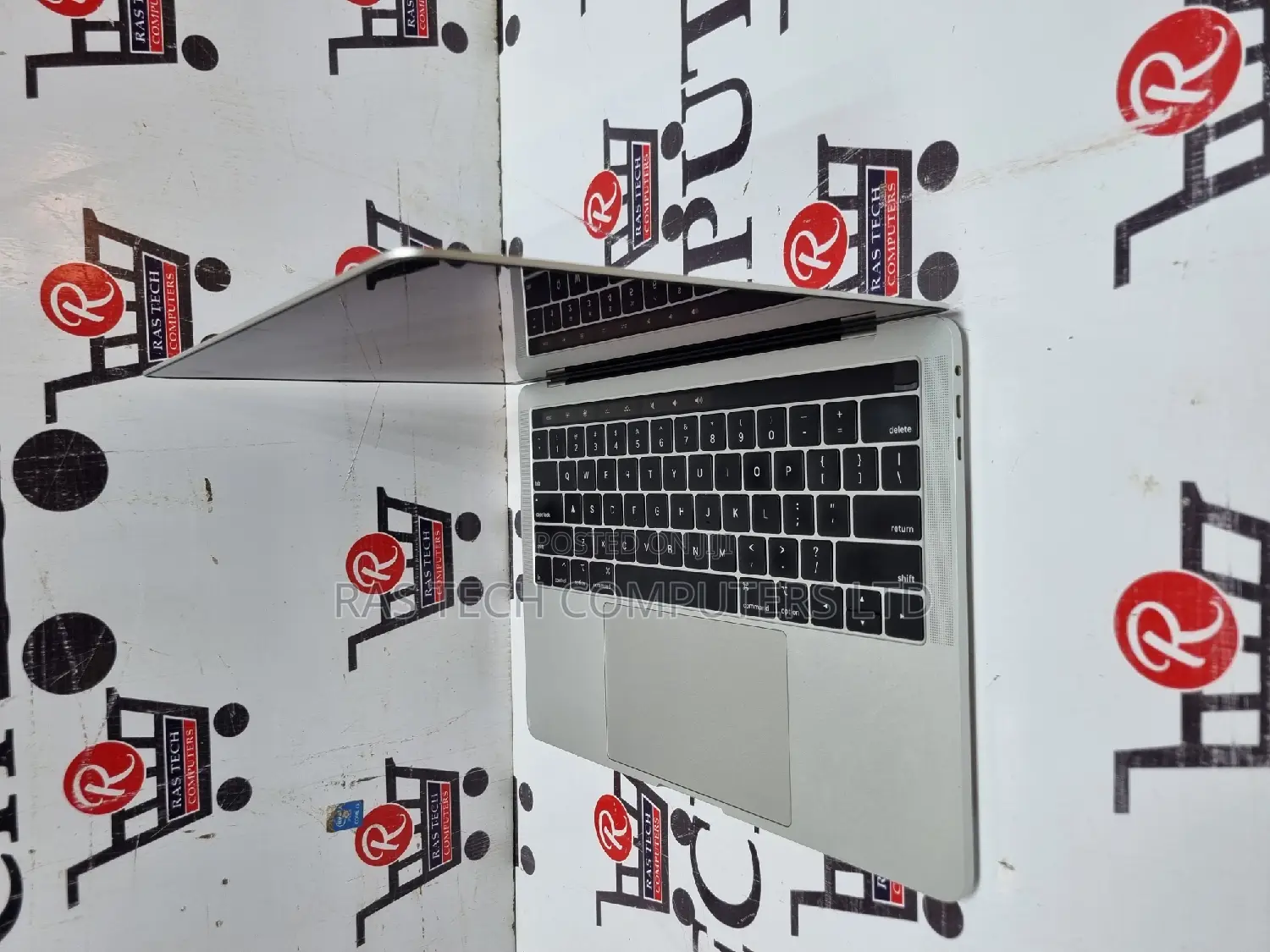 Laptop Apple MacBook 16GB Intel Core i7 SSD 512GB