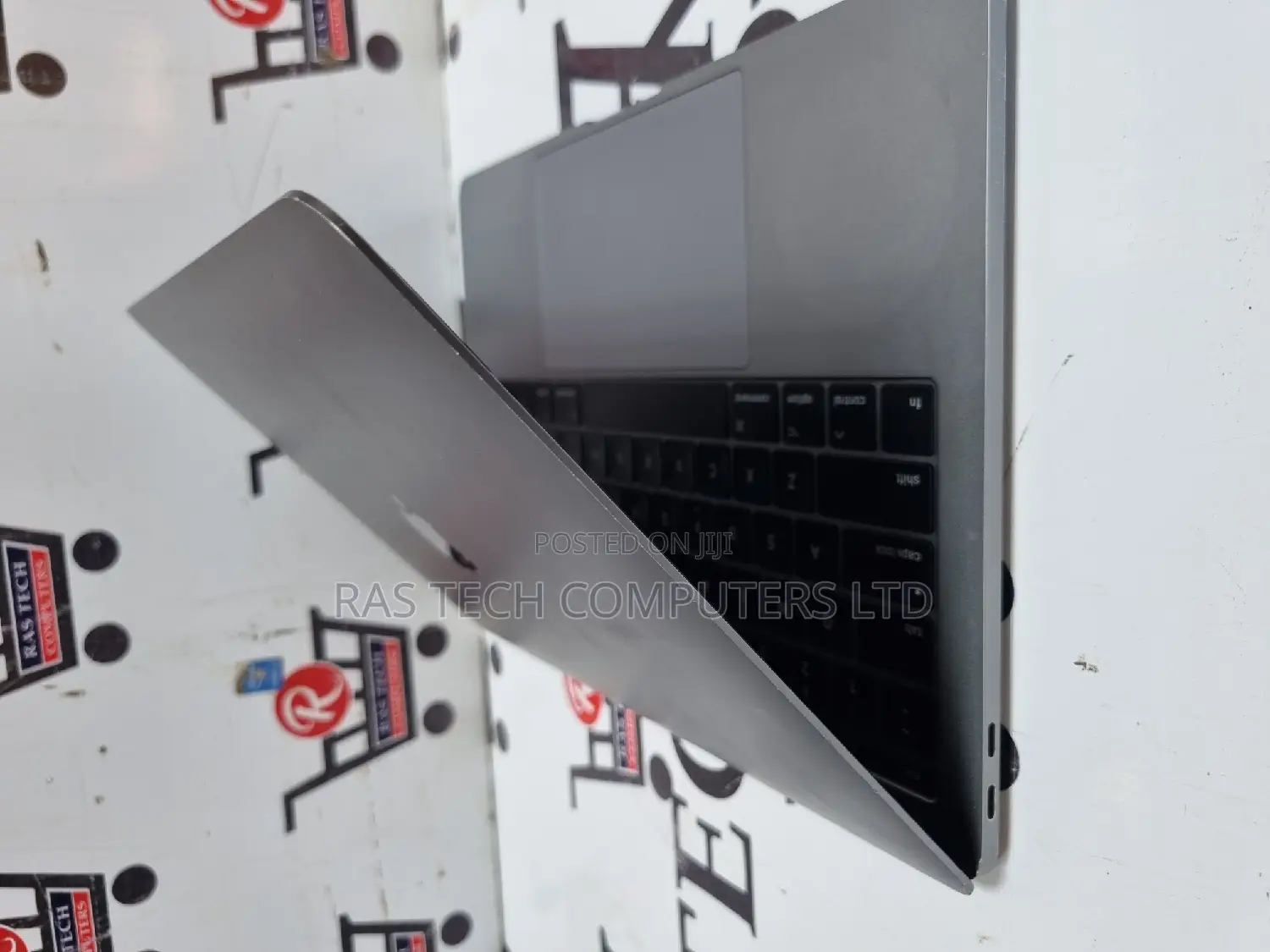 Laptop Apple MacBook 2018 16GB Intel Core I7 SSD 512GB