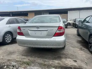 Toyota Camry 2005 Silver