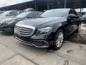 Mercedes-Benz C300 2017 Black