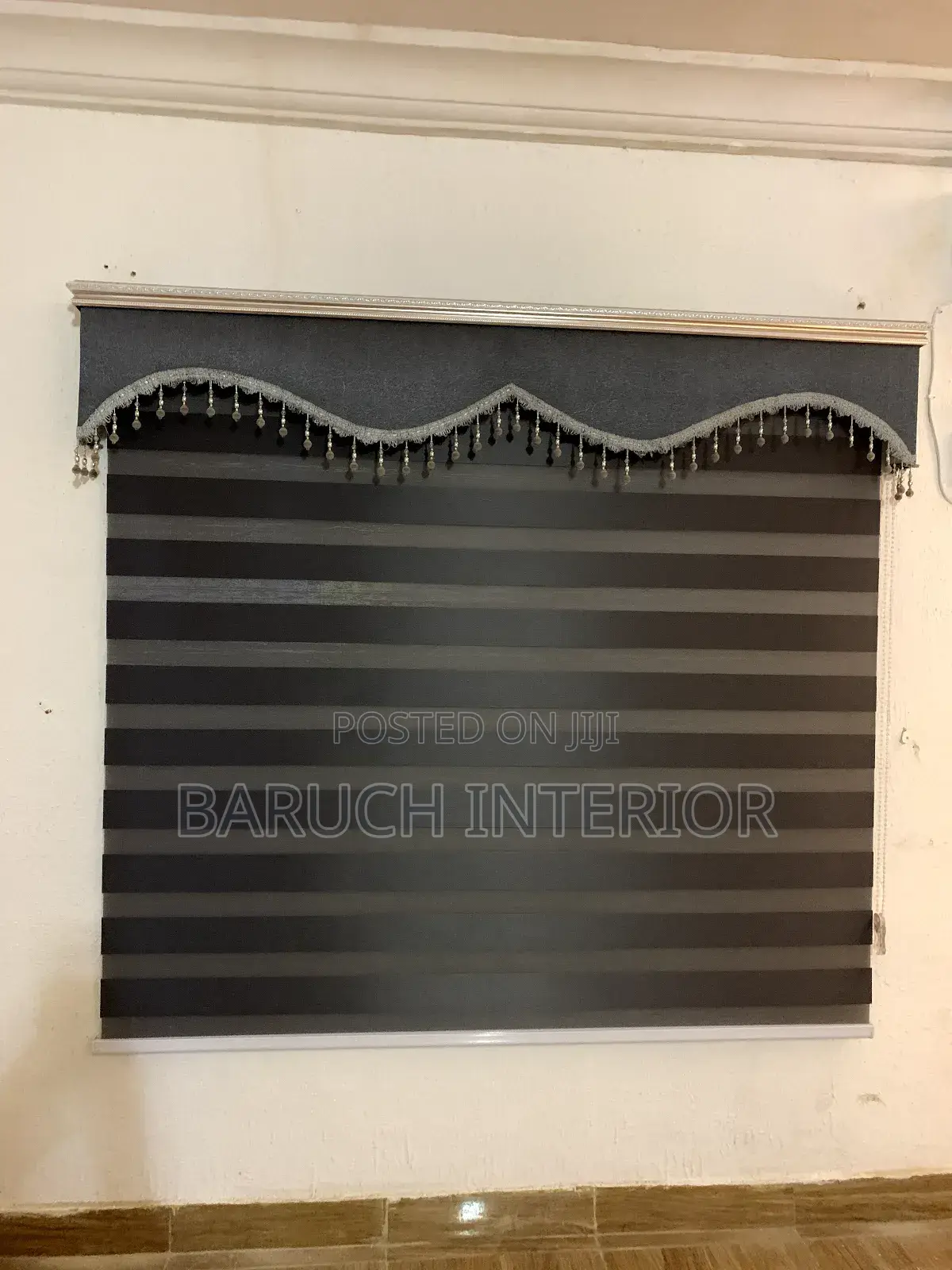 Day and Night Window Blind With Headboard