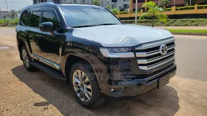New Toyota Land Cruiser 2025 Black