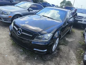 Mercedes-Benz C300 2014 Black