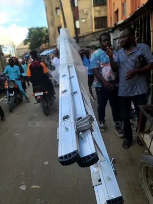 20 by 2 Aluminum Extension Ladder %%100 