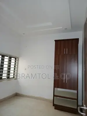 5bdrm Townhouse / Terrace in Wuye for rent