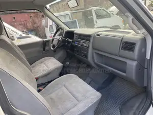 Volkswagen Transporter 2005 White