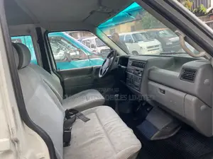 Volkswagen Transporter 2002 White