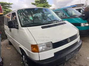 Volkswagen Transporter 2002 White