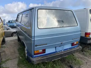 Volkswagen Transporter 2000 Blue