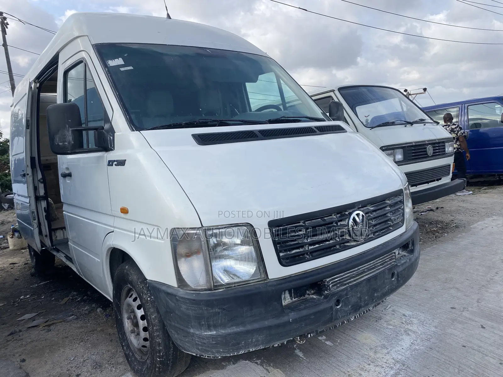 Volkswagen LT 2000 White