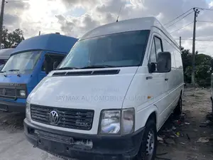 Volkswagen LT 2000 White