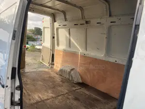 Volkswagen LT 2000 White