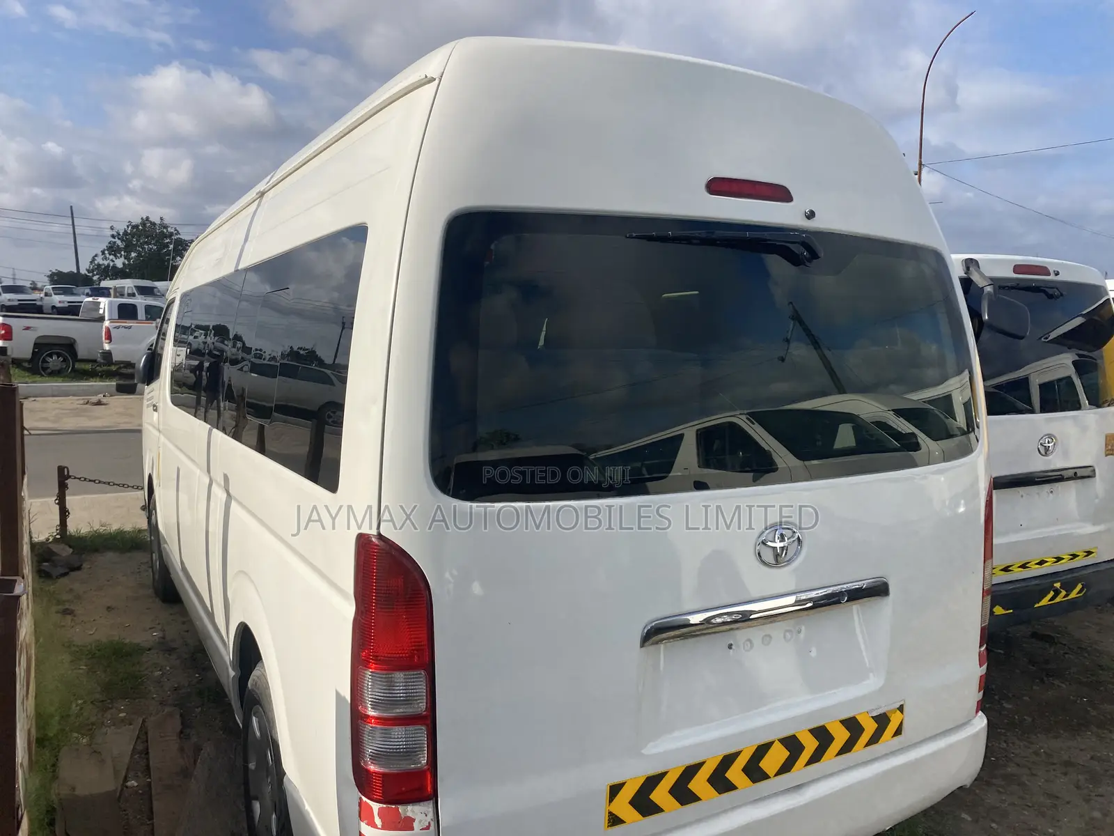 Toyota HiAce 2016 White
