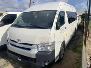 Toyota HiAce 2016 White