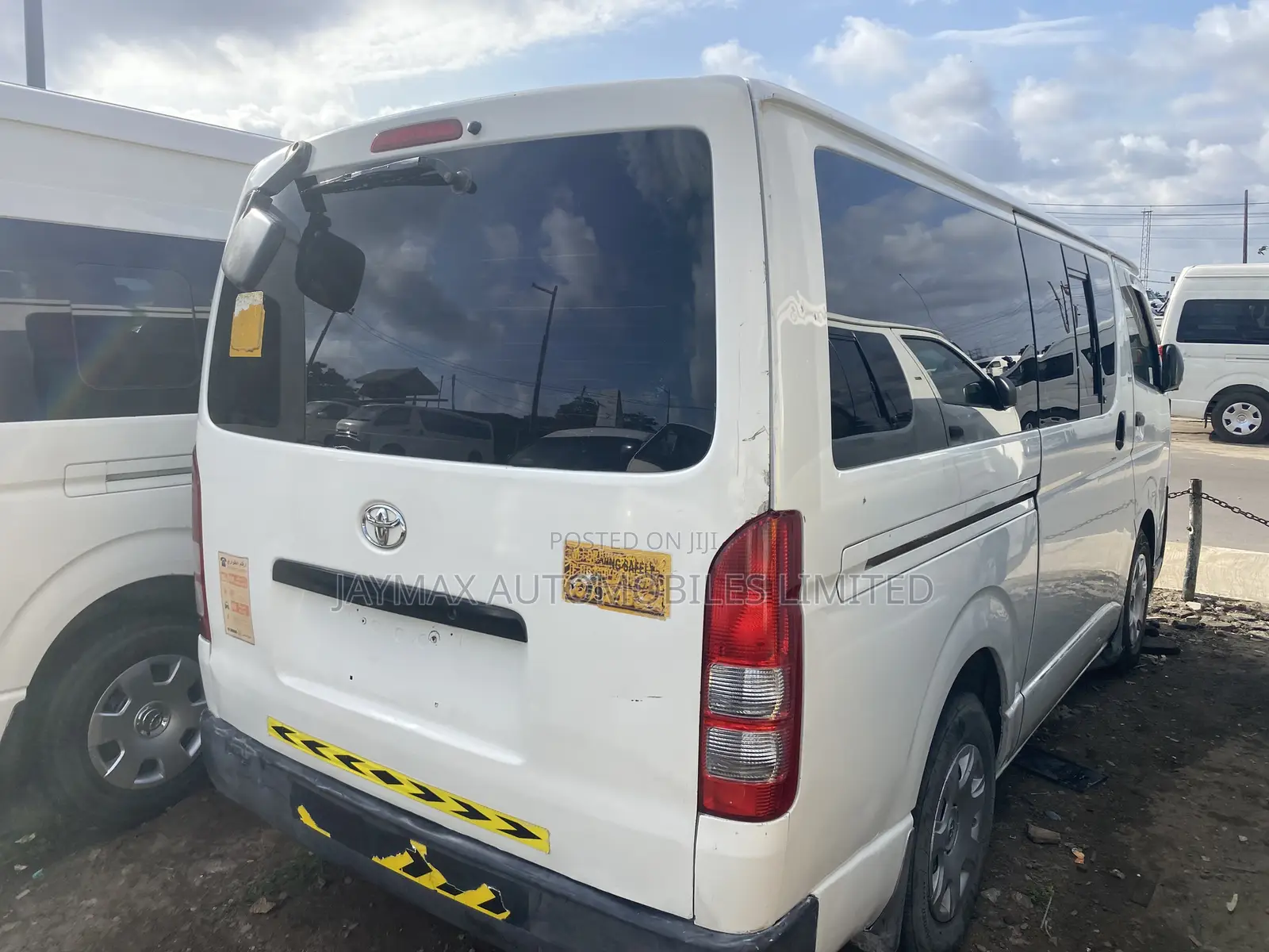 Toyota HiAce 2010 White