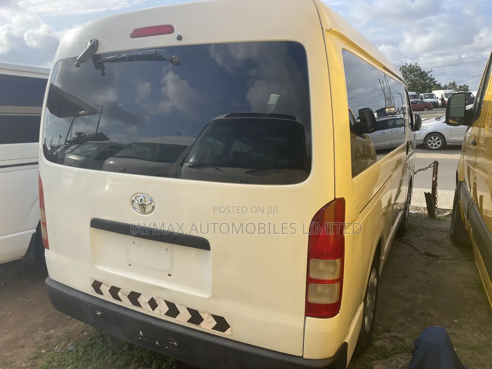 Toyota HiAce 2010 White