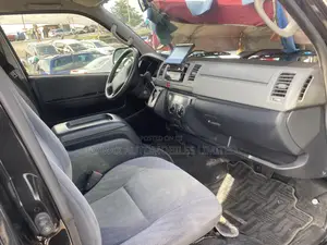 Toyota HiAce 2011 Black
