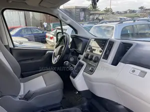 Toyota HiAce 2021 White