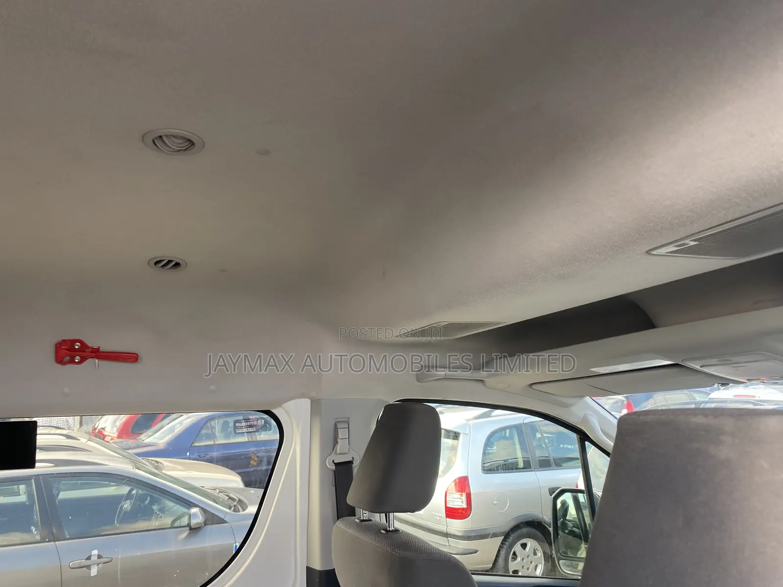 Toyota HiAce 2021 White