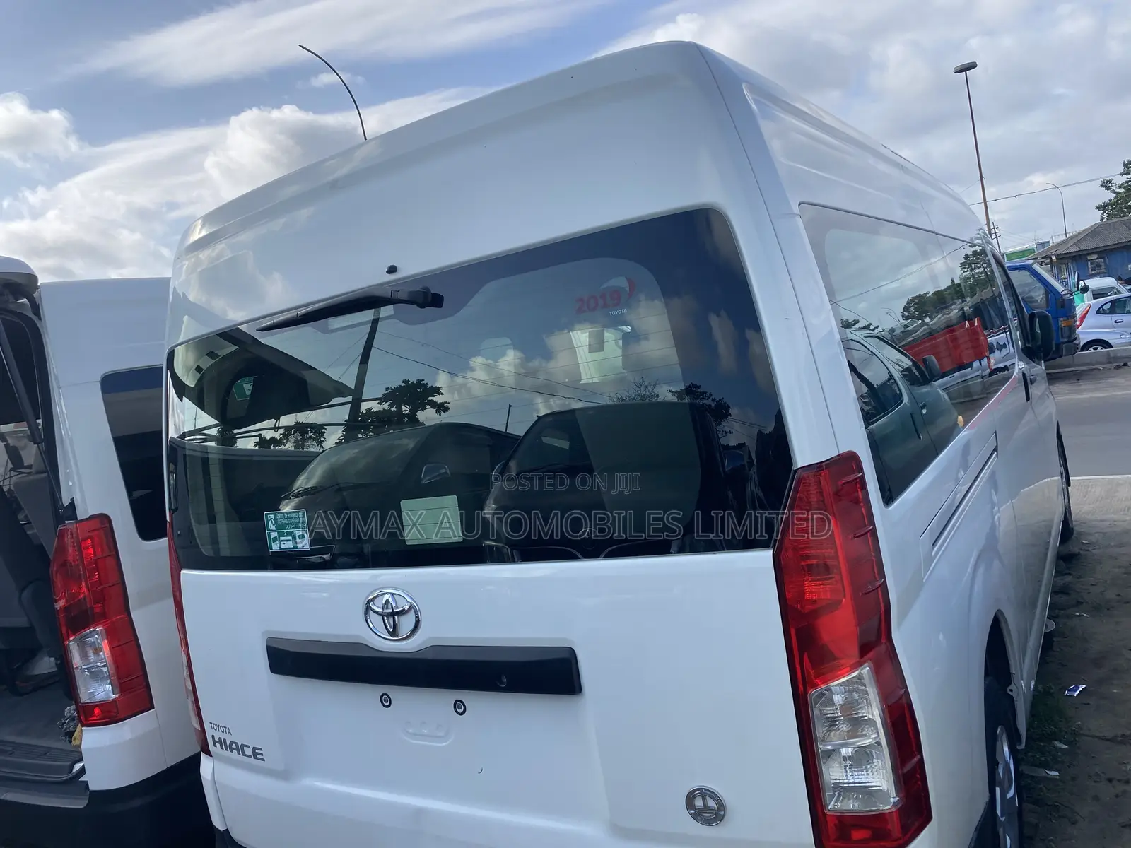 Toyota HiAce 2021 White