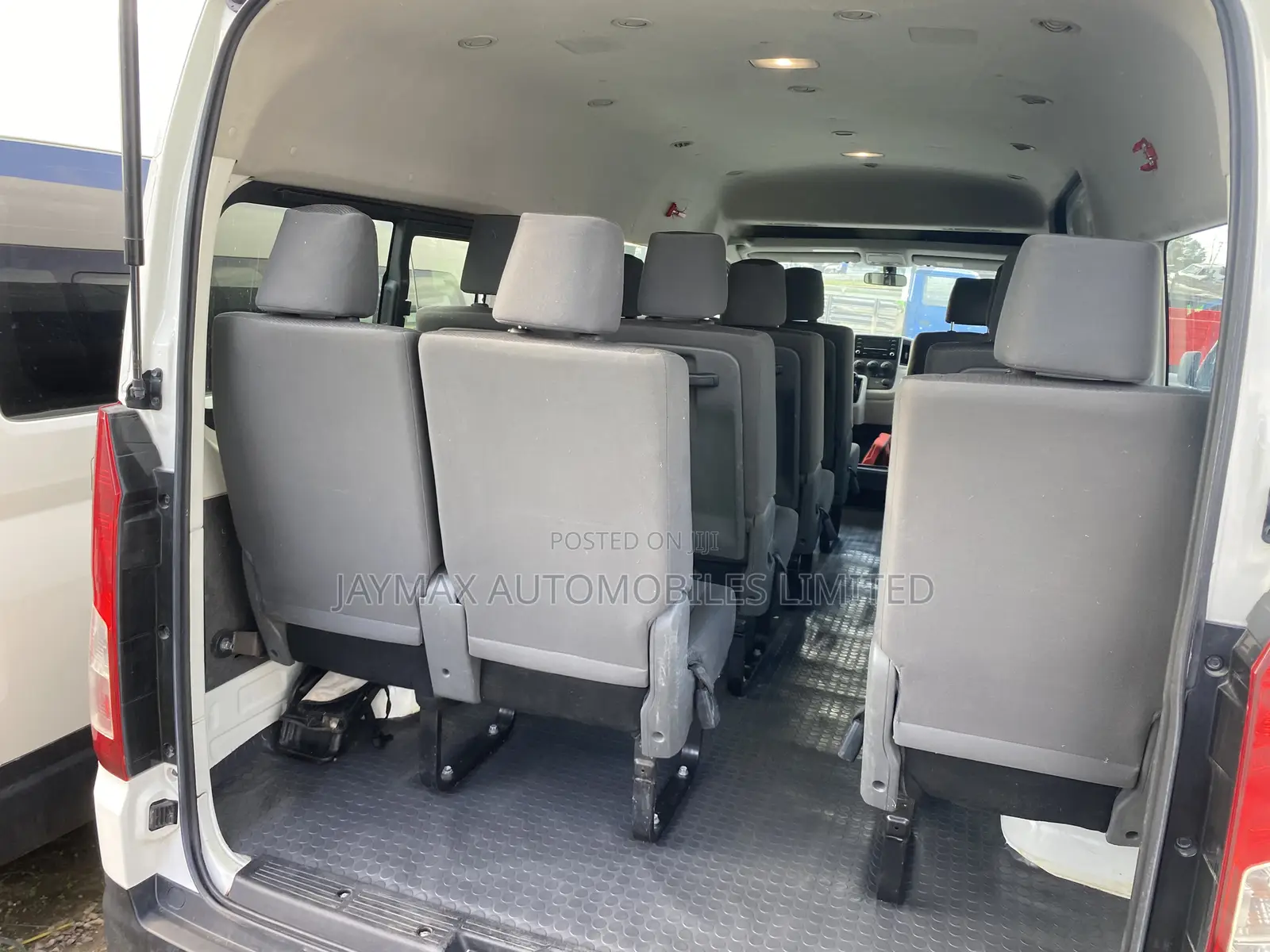 Toyota HiAce 2021 White