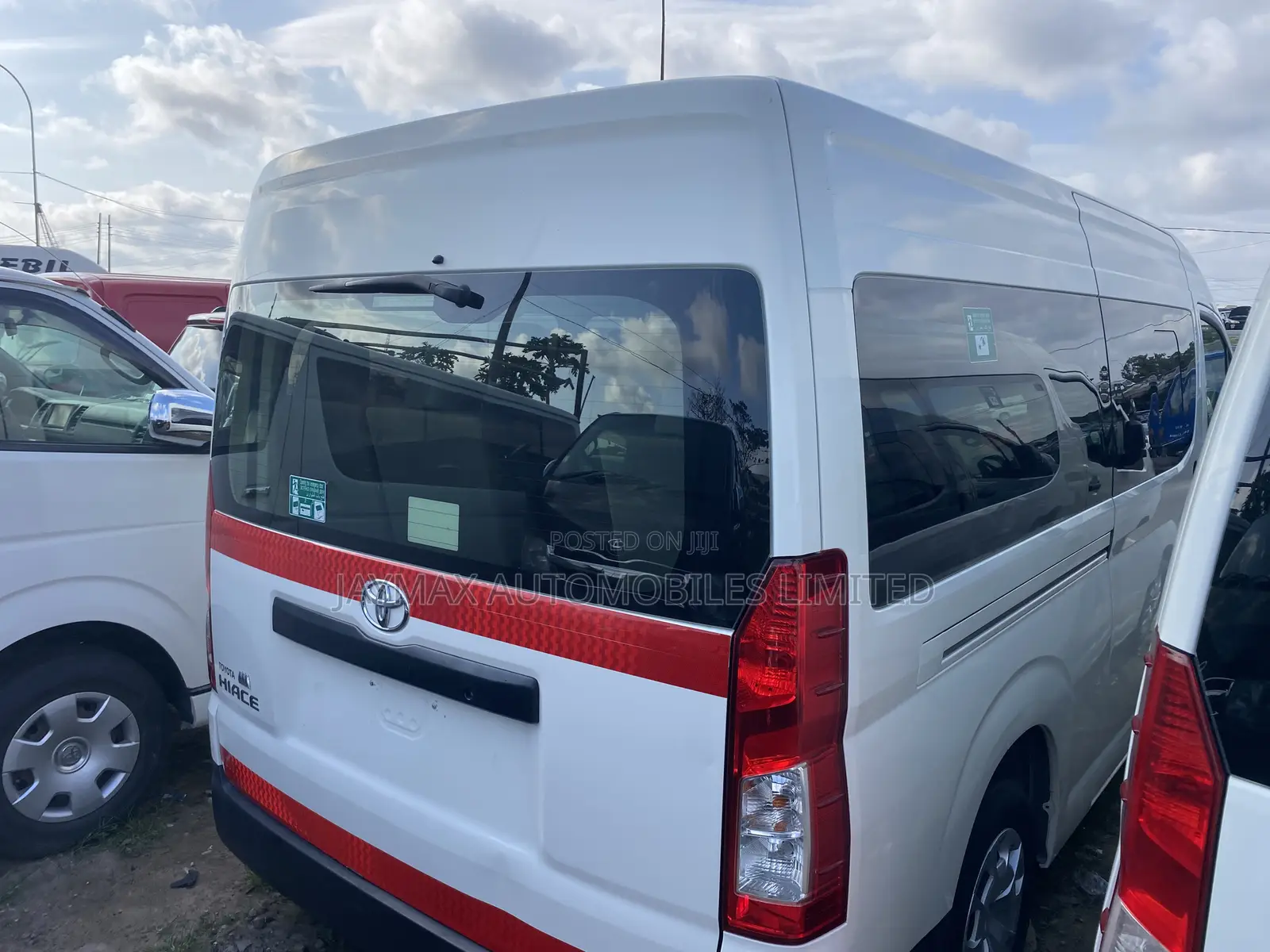 Toyota HiAce 2021 White