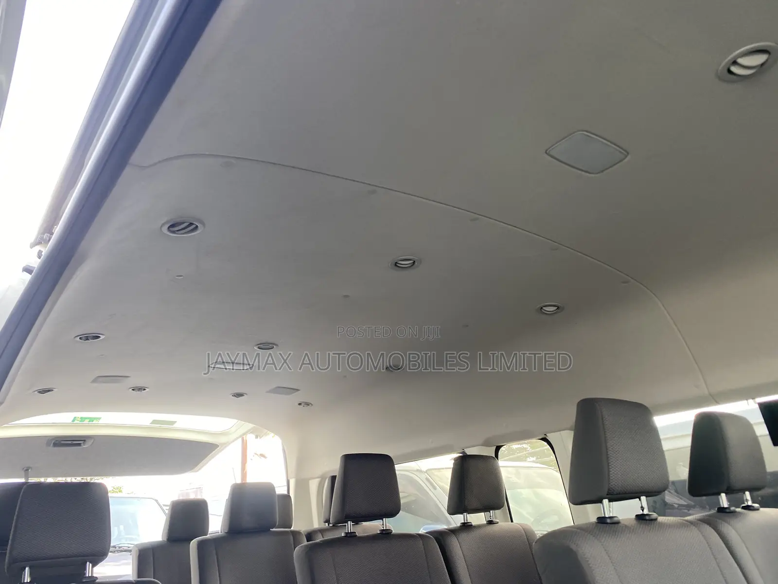 Toyota HiAce 2021 White