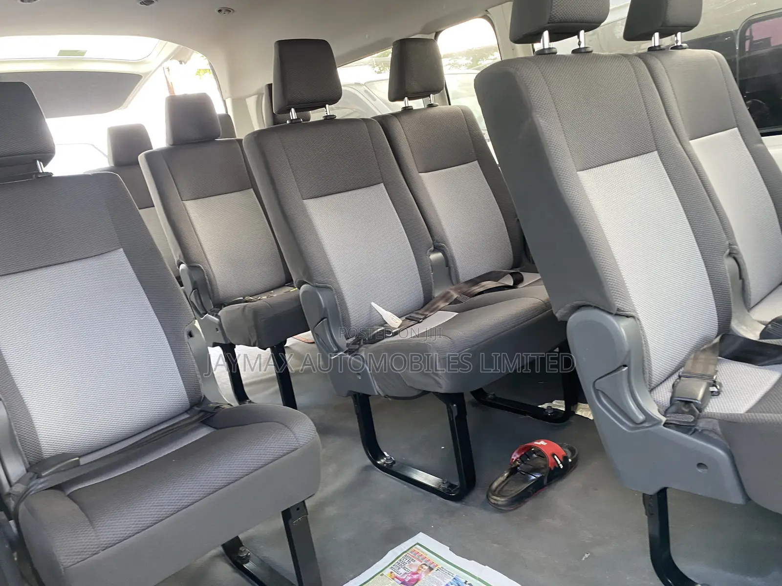 Toyota HiAce 2021 White
