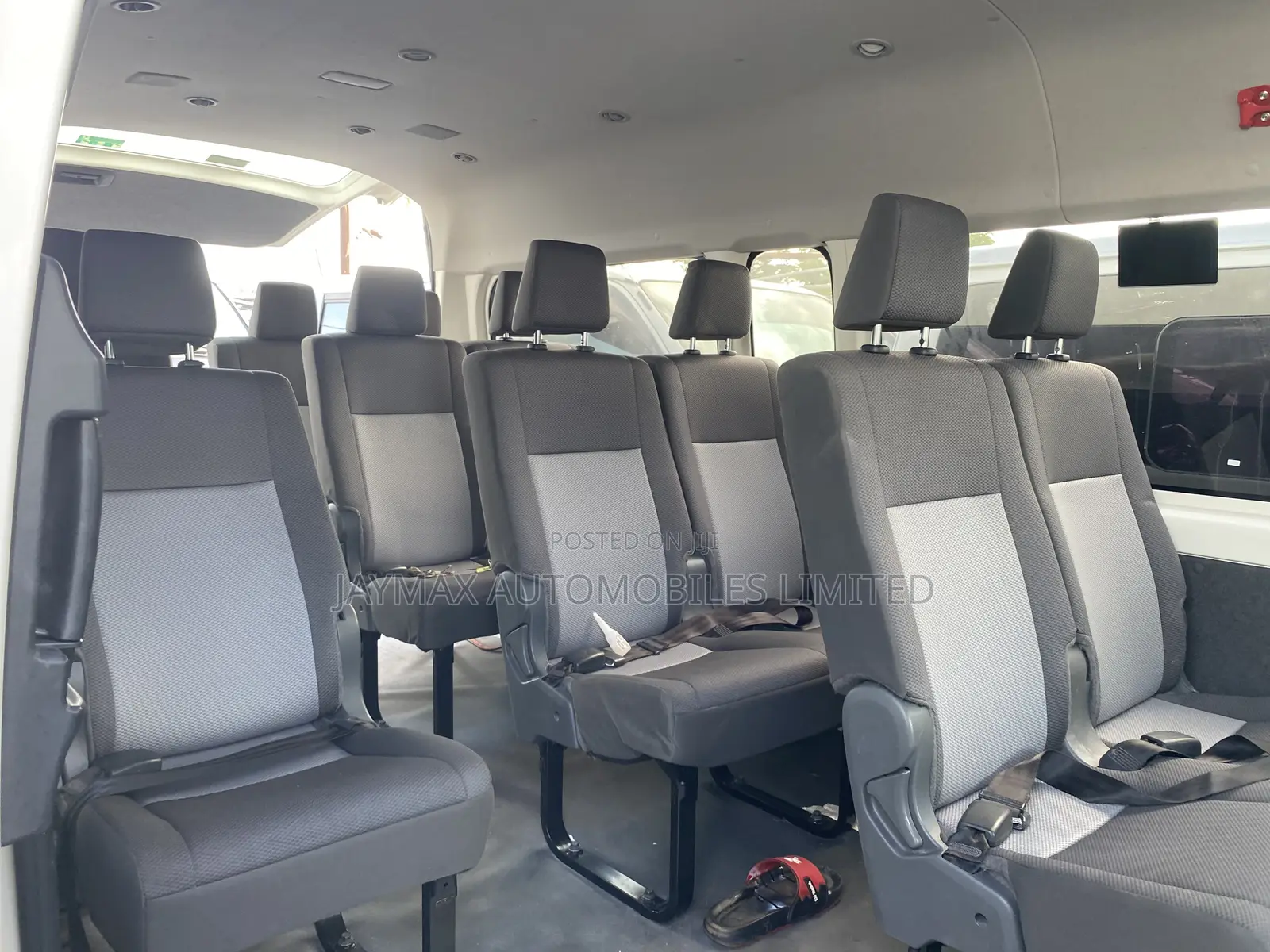 Toyota HiAce 2021 White
