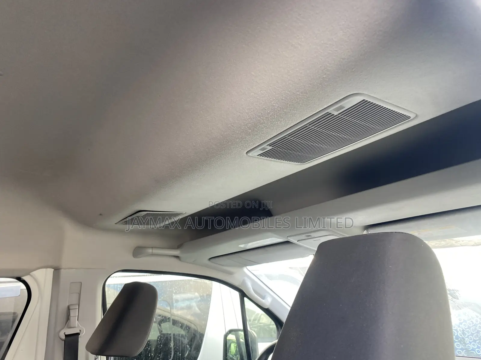 Toyota HiAce 2021 White