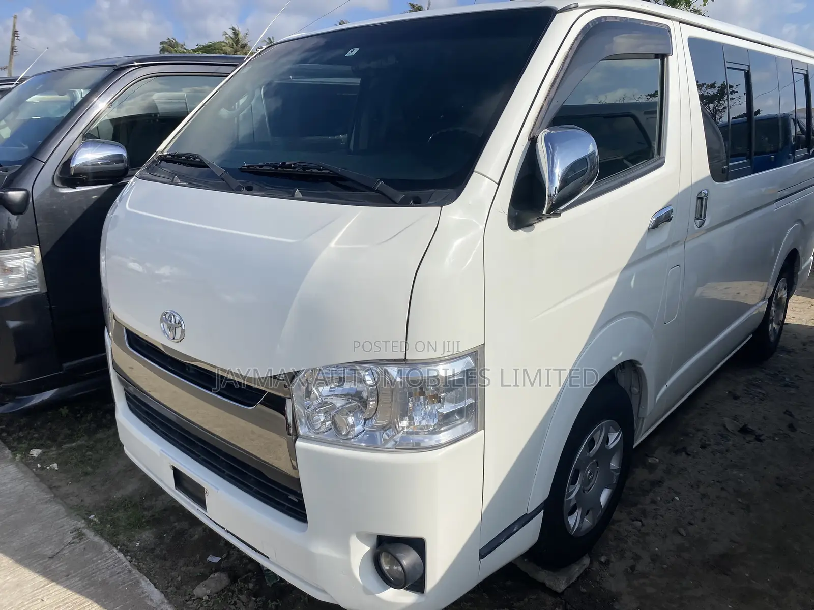 Toyota HiAce 2012 White