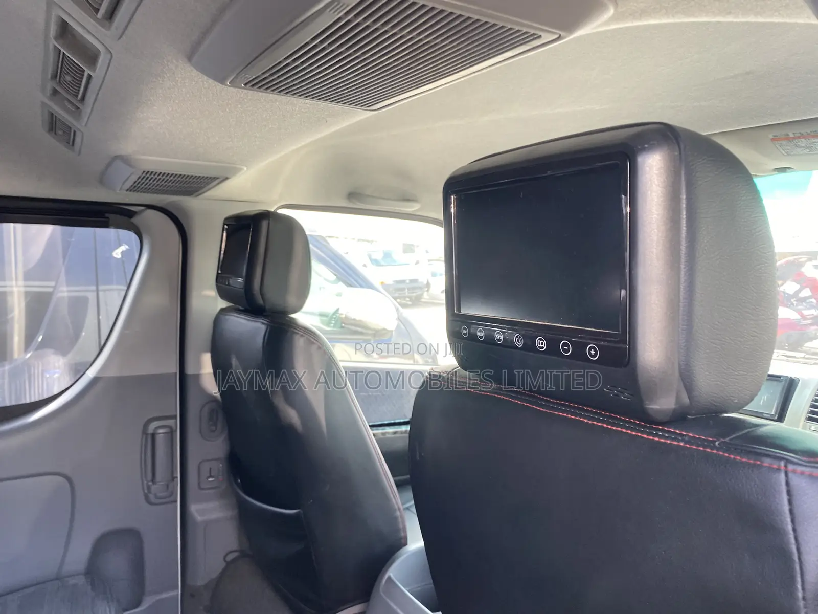Toyota HiAce 2012 White
