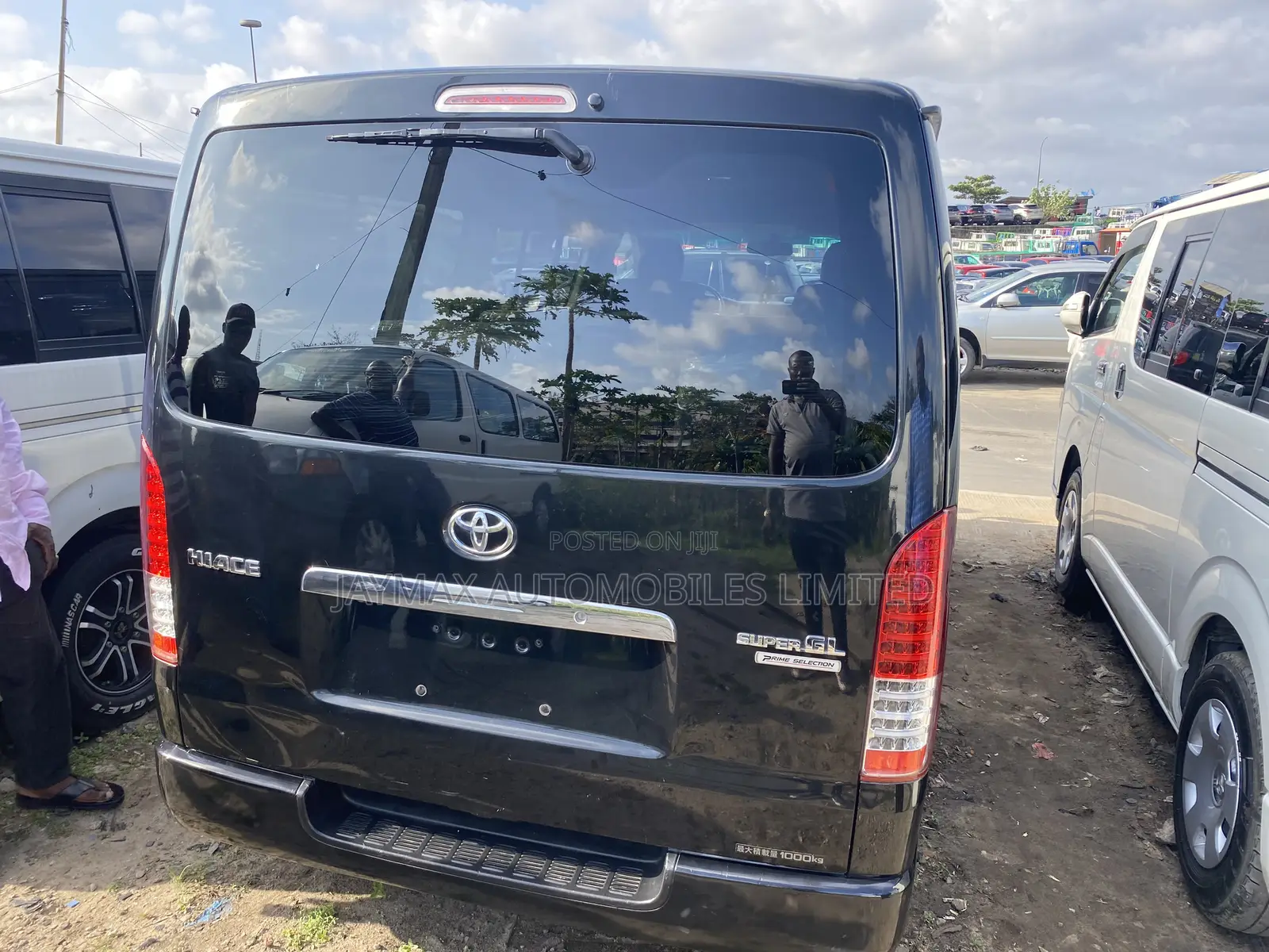 Toyota HiAce 2012 Black