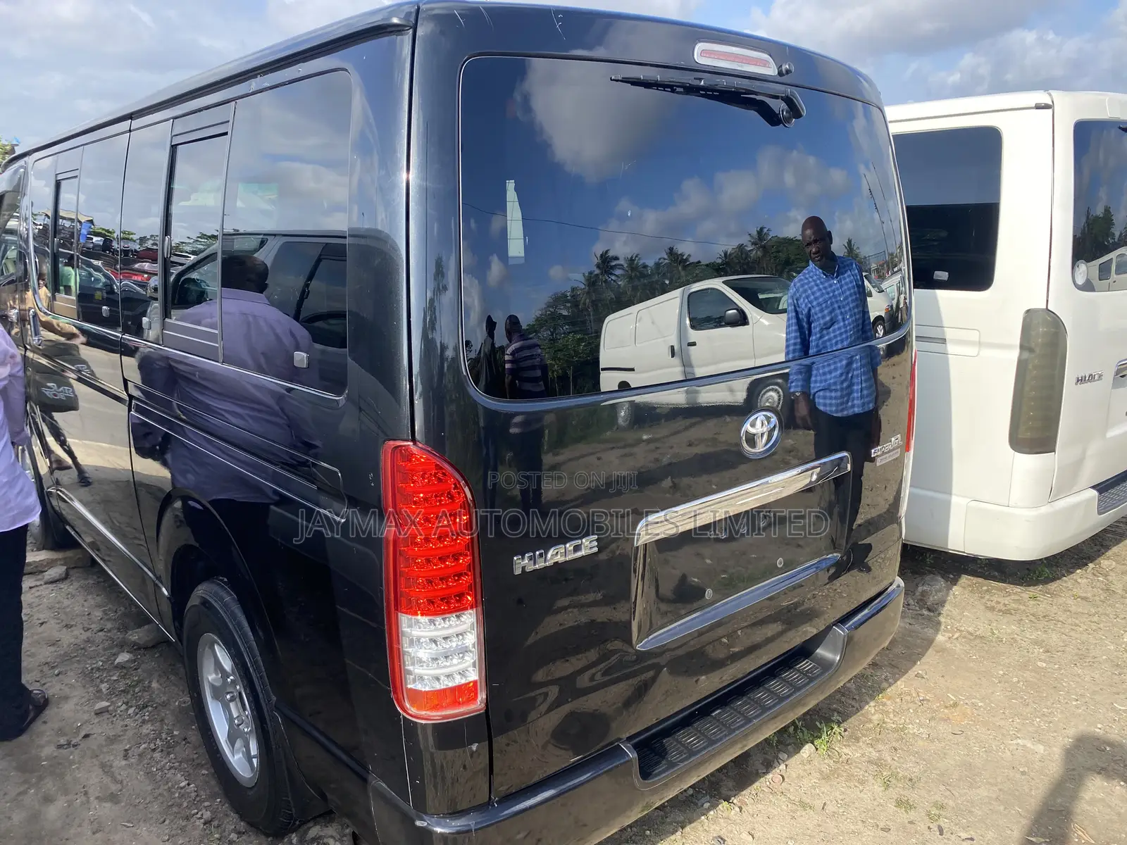 Toyota HiAce 2012 Black