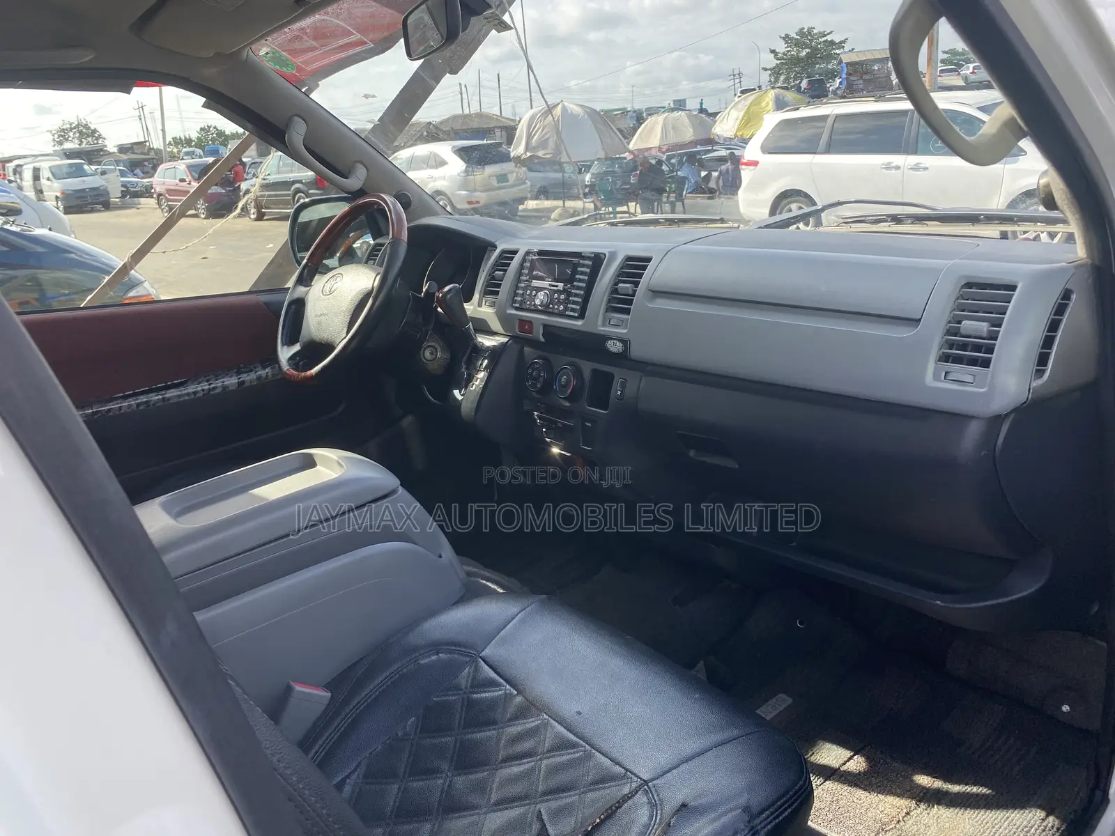 Toyota HiAce 2010 White