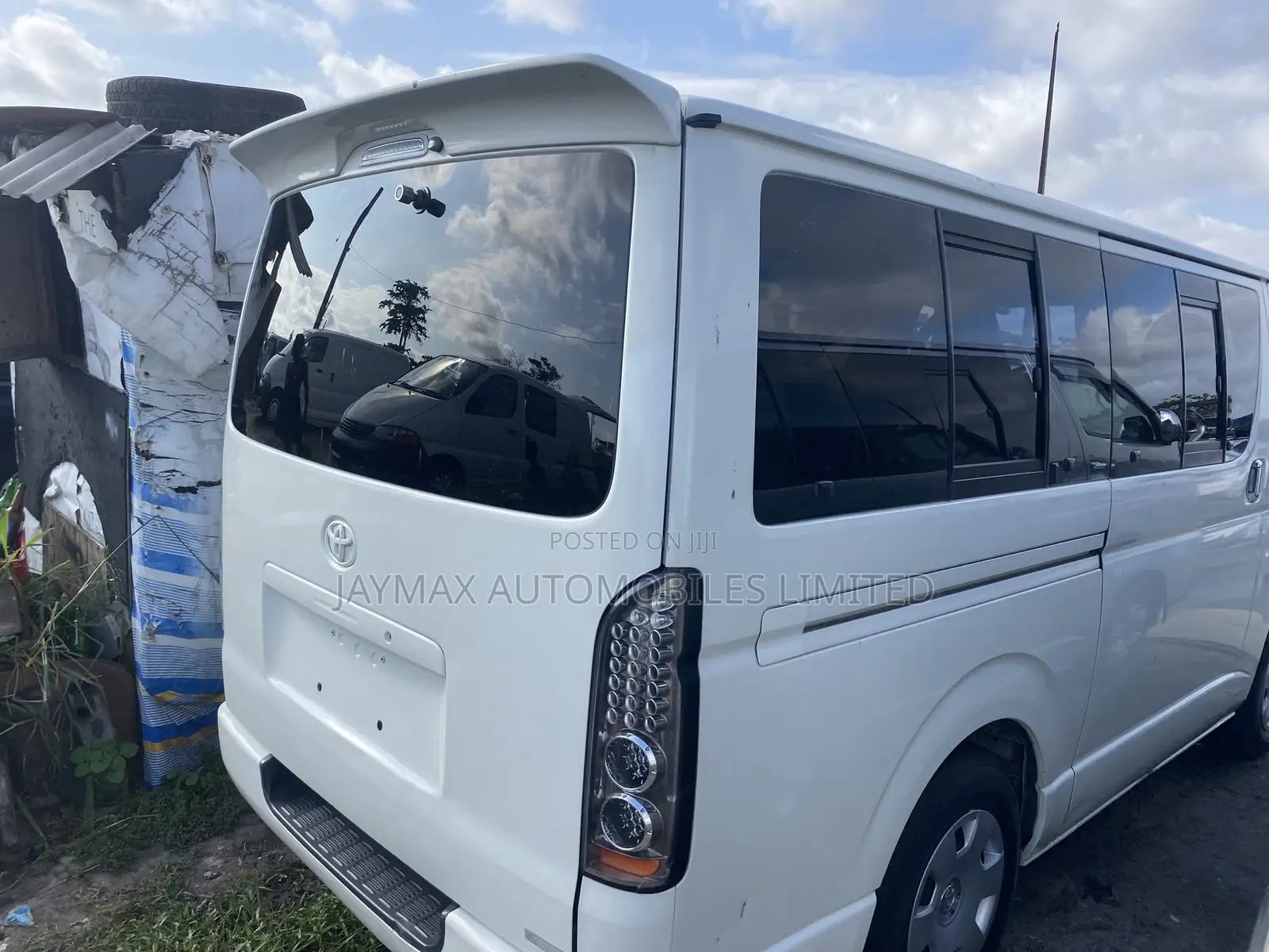 Toyota HiAce 2010 White