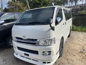 Toyota HiAce 2010 White