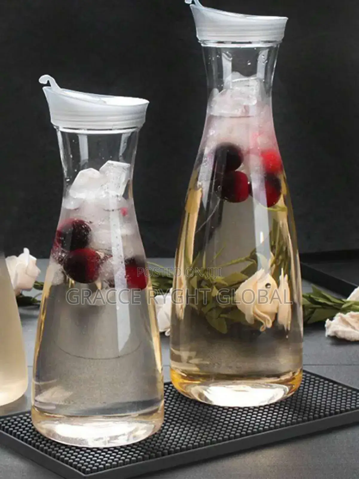 Juice Carafe With Lips