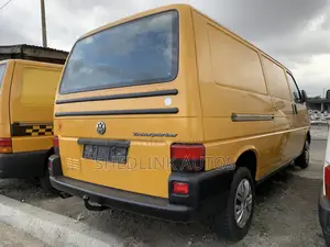 Volkswagen Transporter 2000 Yellow