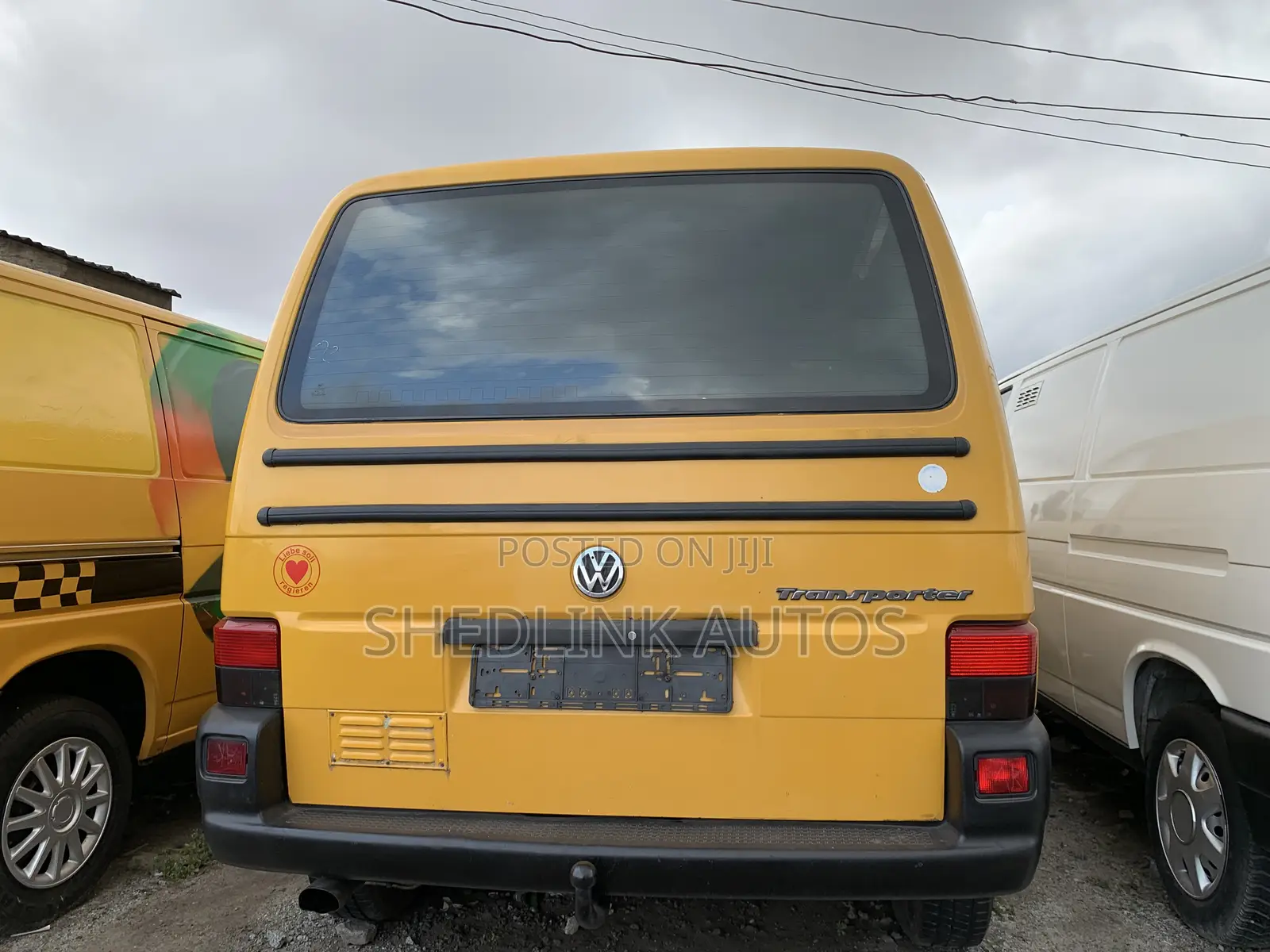 Volkswagen Transporter 2000 Yellow